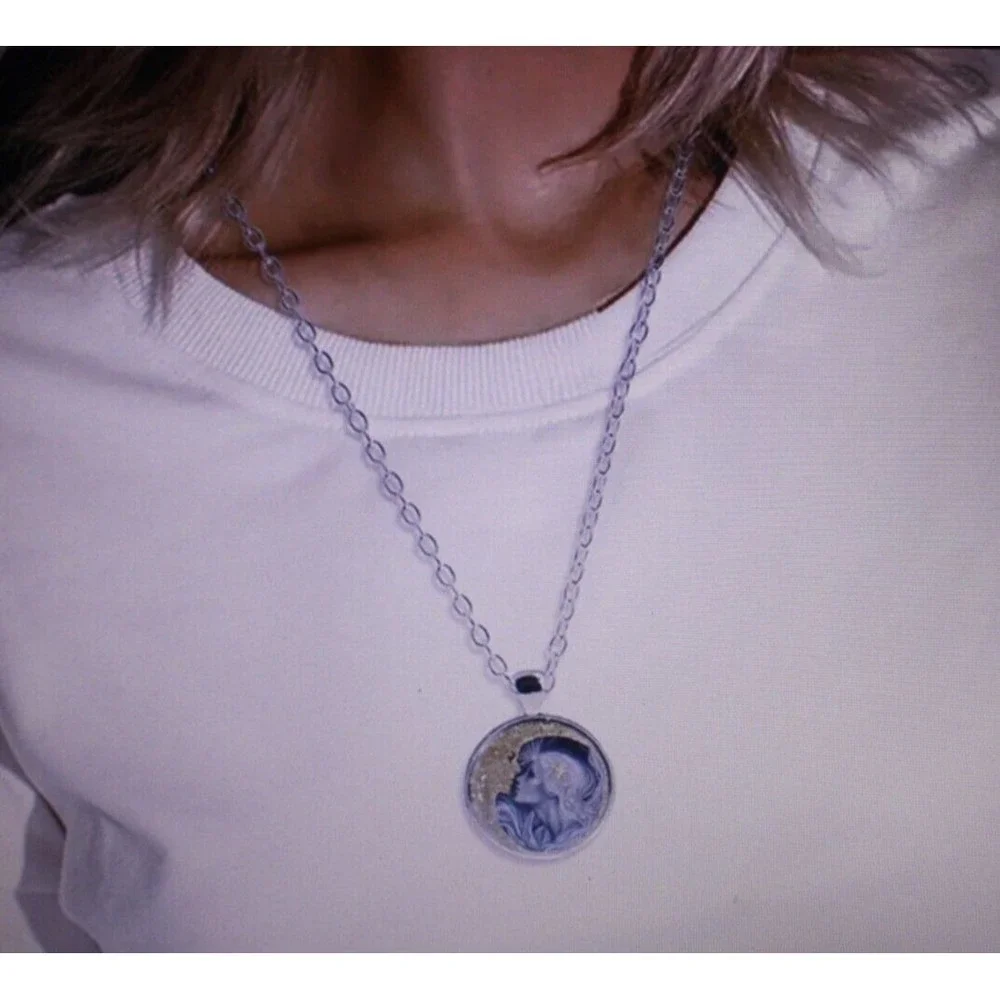 Elegant Moon Beauty Necklace 20